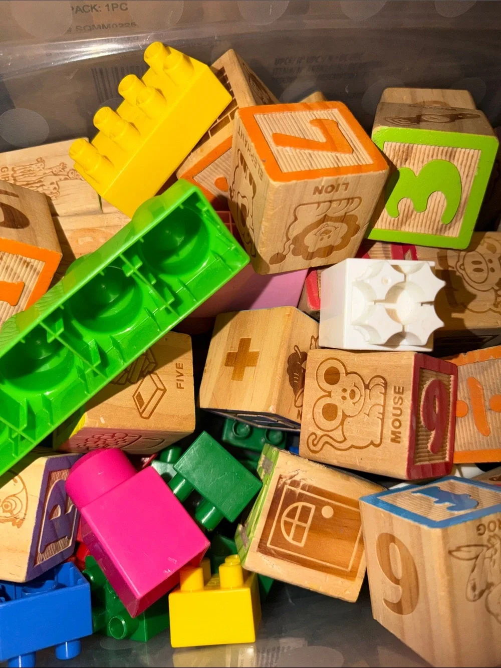 Mixture of vintage building blocks